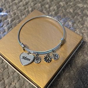 Silver Mom bracelet
